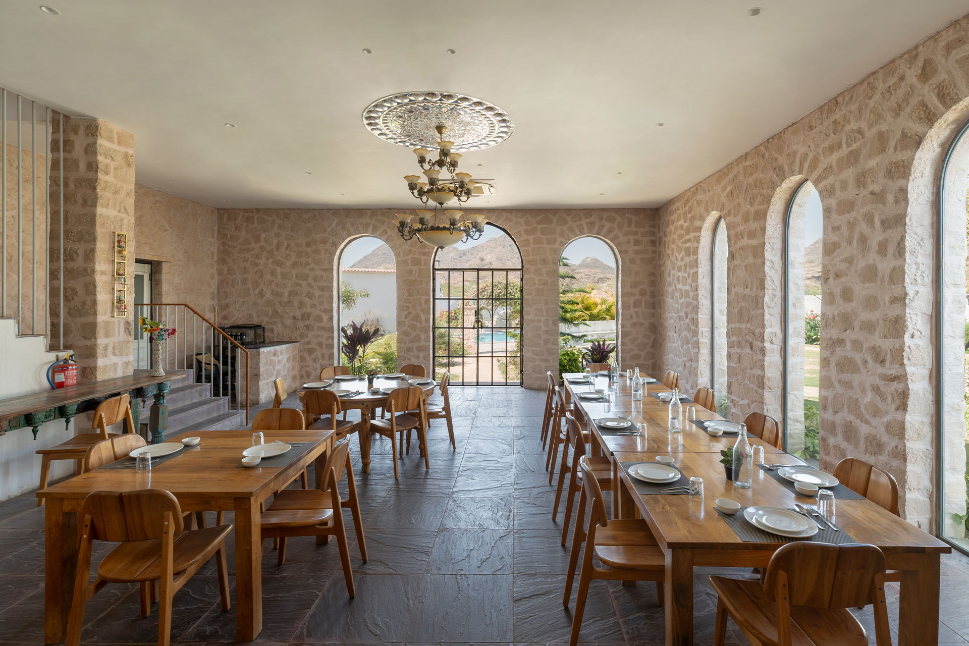 Best-4-star-hotel-in-Udaipur