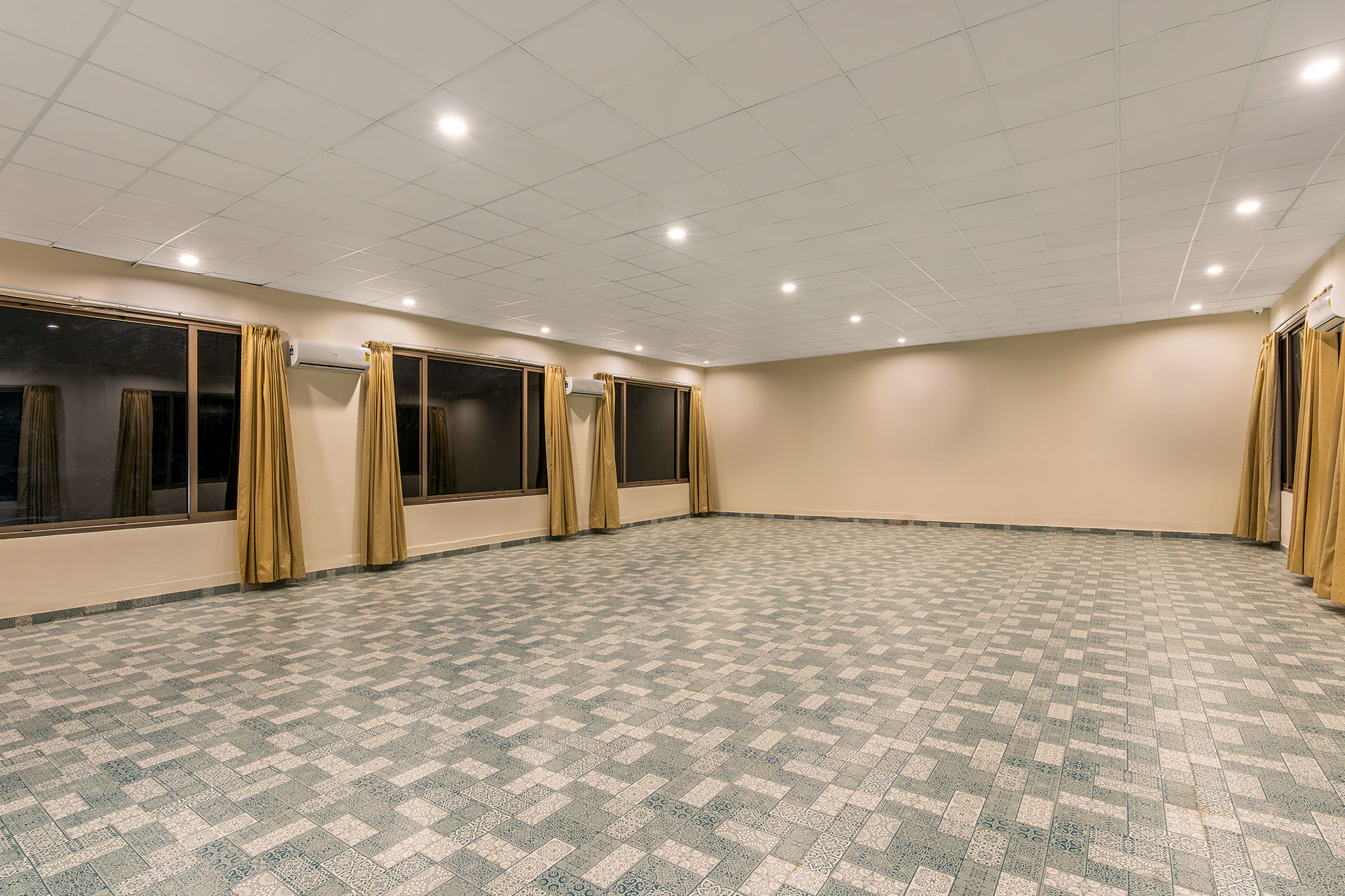 4-star-hotel-in-udaipur