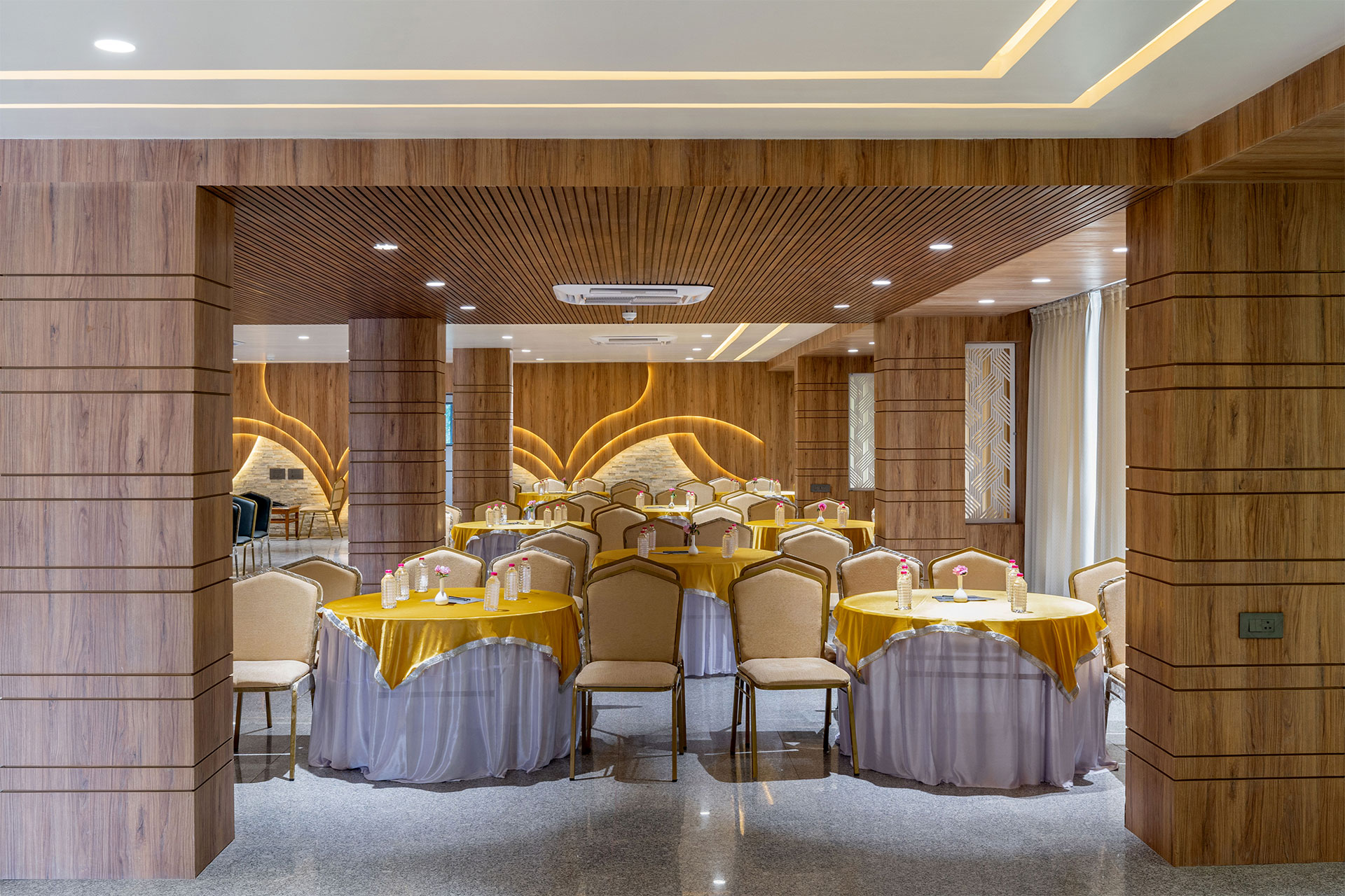 4-star-hotel-in-udaipur